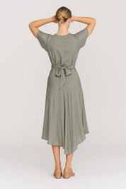 Asymmetrische midi jurk met twistdetail - Elara