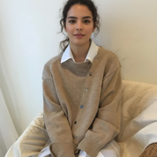 Asymmetrisch gebreid damesvest met knoopsluiting – Lorin