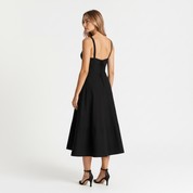 elegante damesjurk met flatterende pasvorm voor feestelijke en stijlvolle gelegenheden