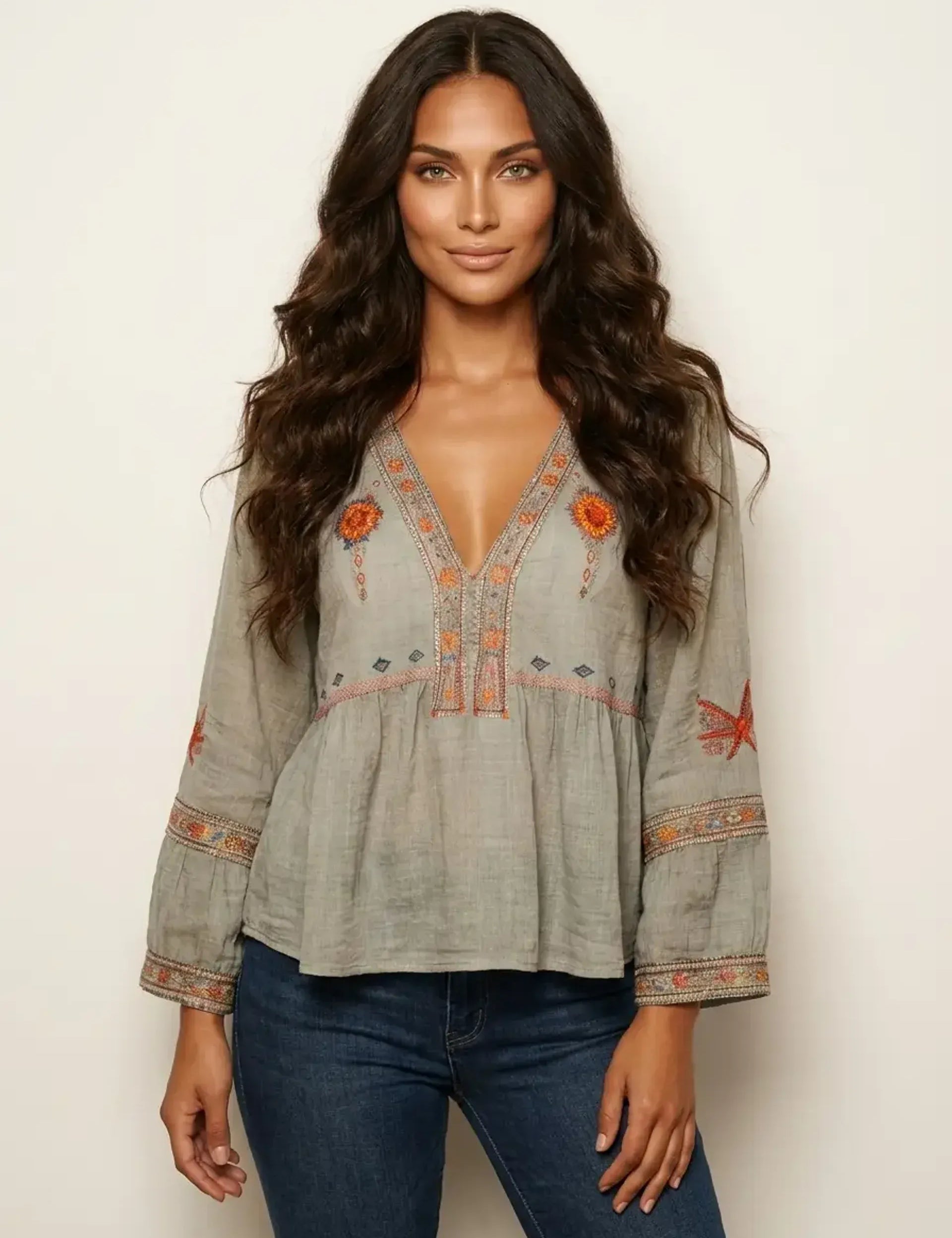 Bohemian_blouse_met_borduursels_-_Isla_1.webp