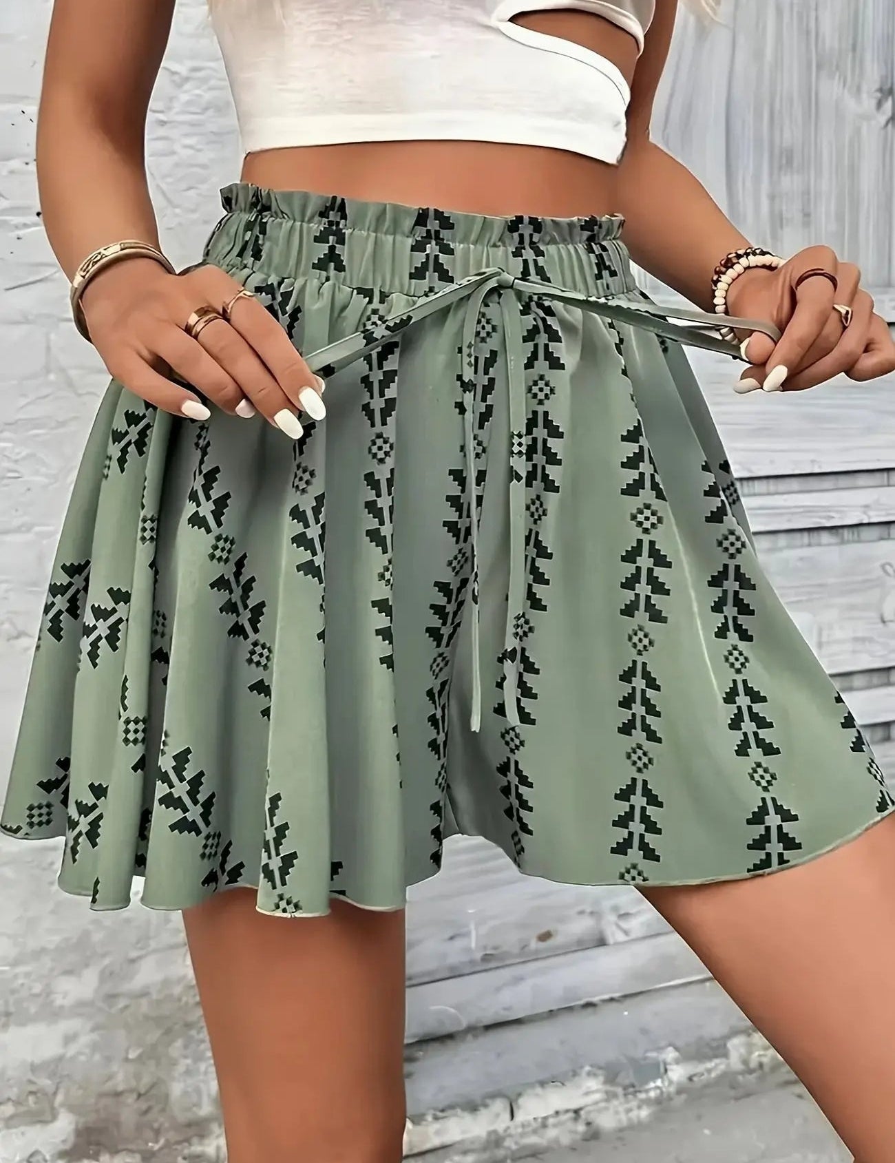 Bohoflaredamesshortmetprint_Alina00001.jpg