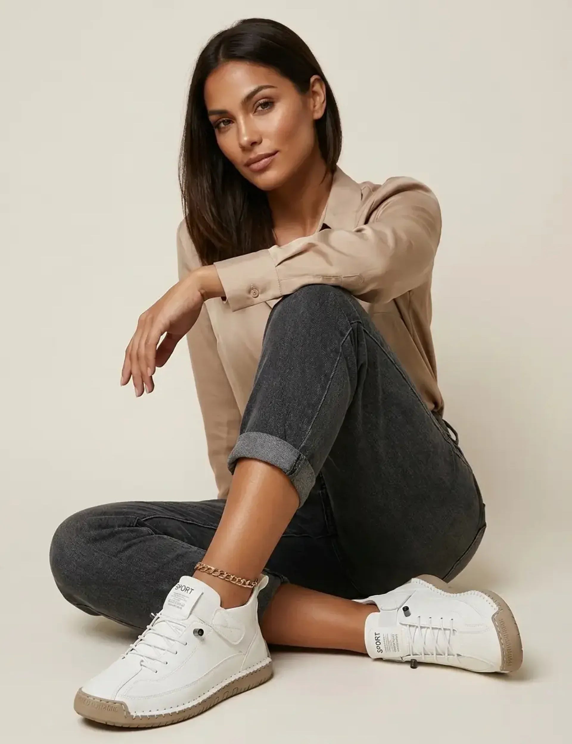 Casual_comfort_sneakers_-_Mila_1.webp