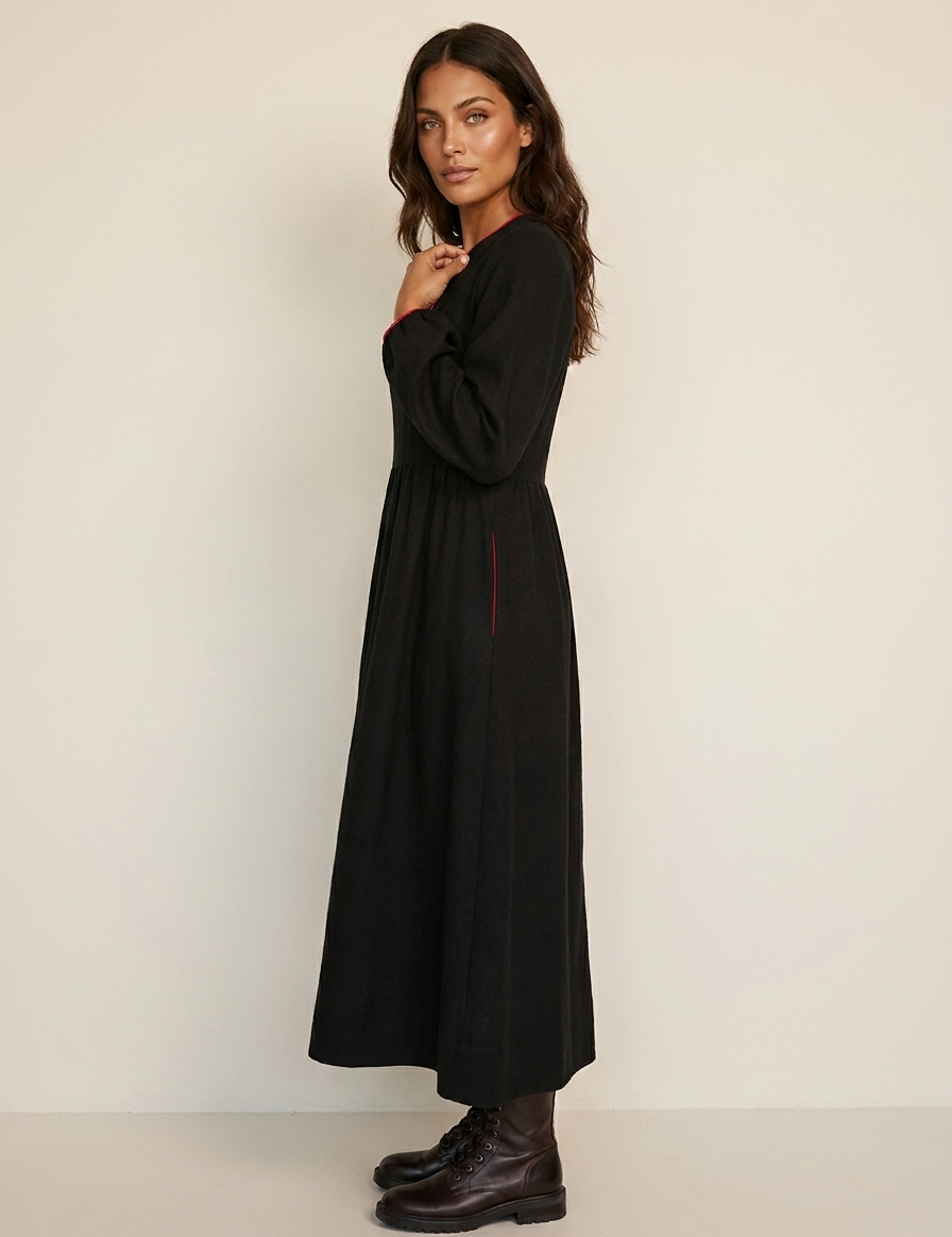 Comfortabele_maxi_jurk_met_V-hals_-_Lotte_2.png