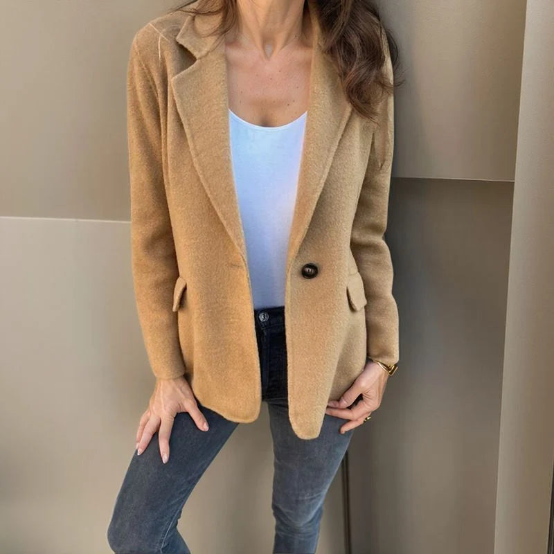 Dames Blazer – Getailleerd Model met Knoopsluiting Champagne / S - AIDA LENA
