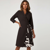 Elegant geplooid blazerjurk met ceintuur