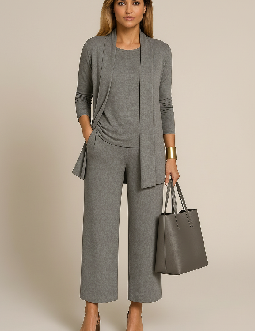 Elegant three-piece women's suit with blazer and wide-leg trousers - Camille