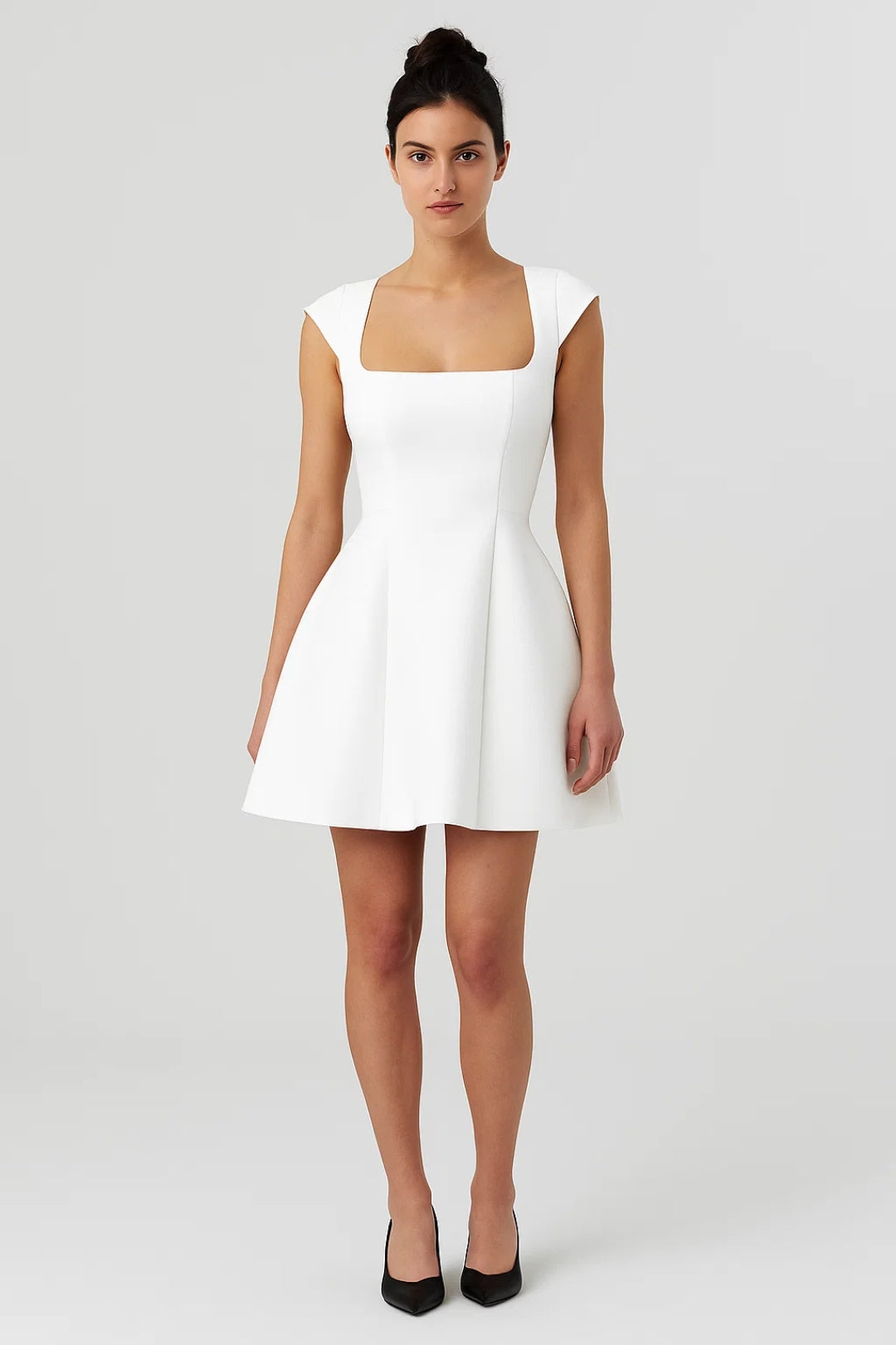 Elegante A-lijn mini jurk met vierkante hals - Juliette