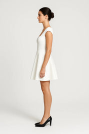 Elegante A-lijn mini jurk met vierkante hals - Juliette