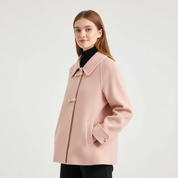 Elegante damesmantel met parelknopen - Camille