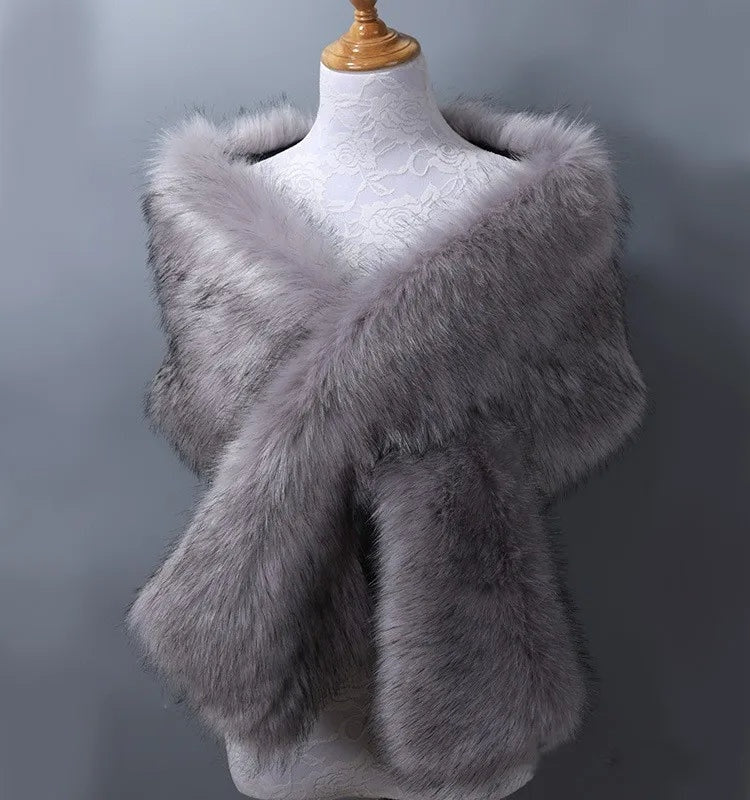 Elegante faux fur omslagsjaal - Aurora