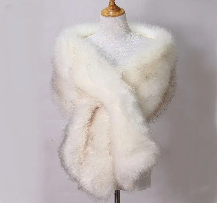 Elegante faux fur omslagsjaal - Aurora