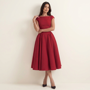 stijlvolle jurk met elegante pasvorm en volle rok
