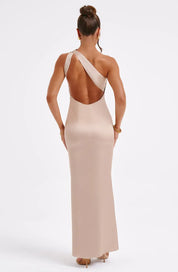 Elegante asymmetrische satijnen maxi jurk – Valentina