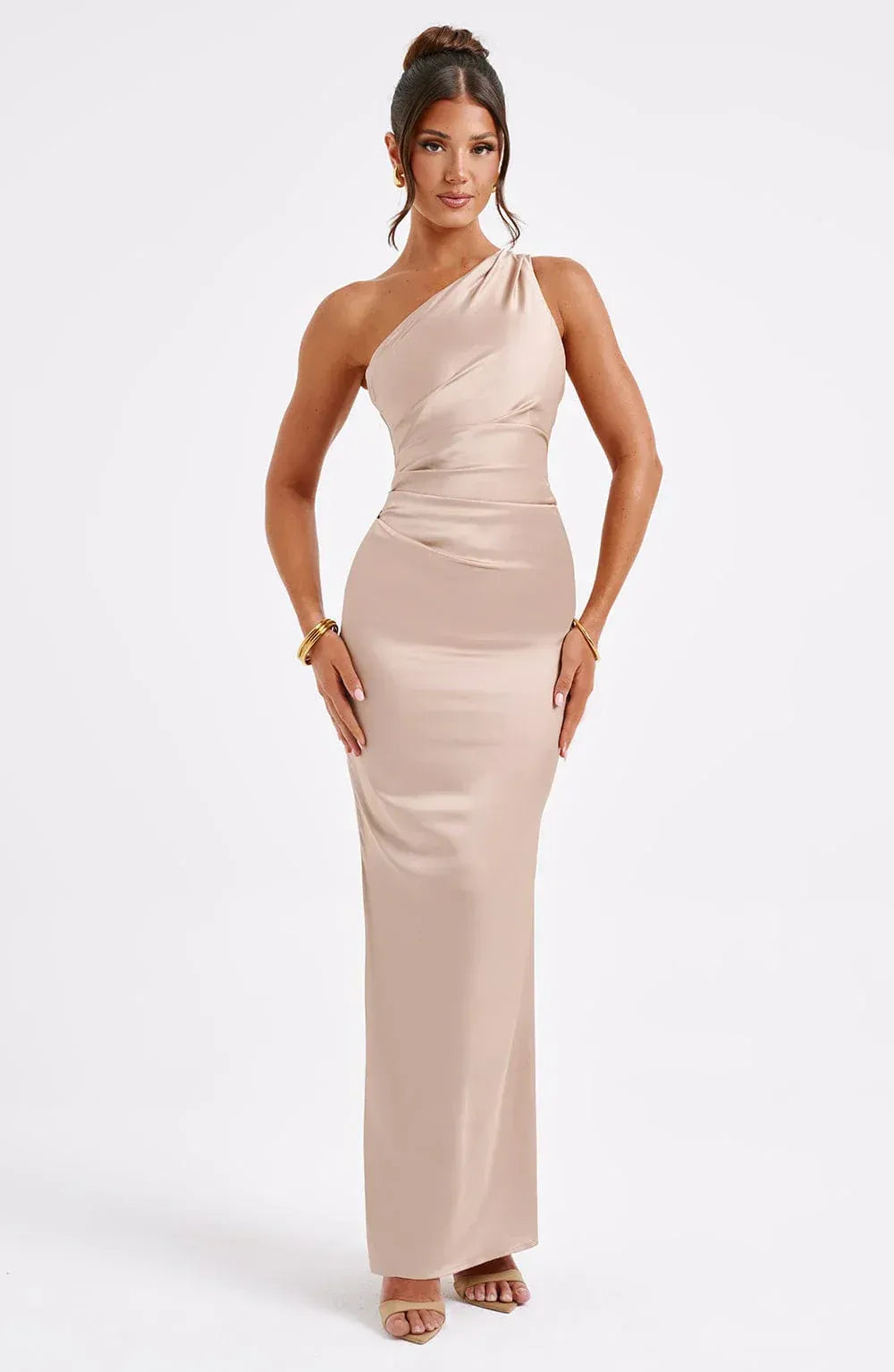 Elegante asymmetrische satijnen maxi jurk – Valentina