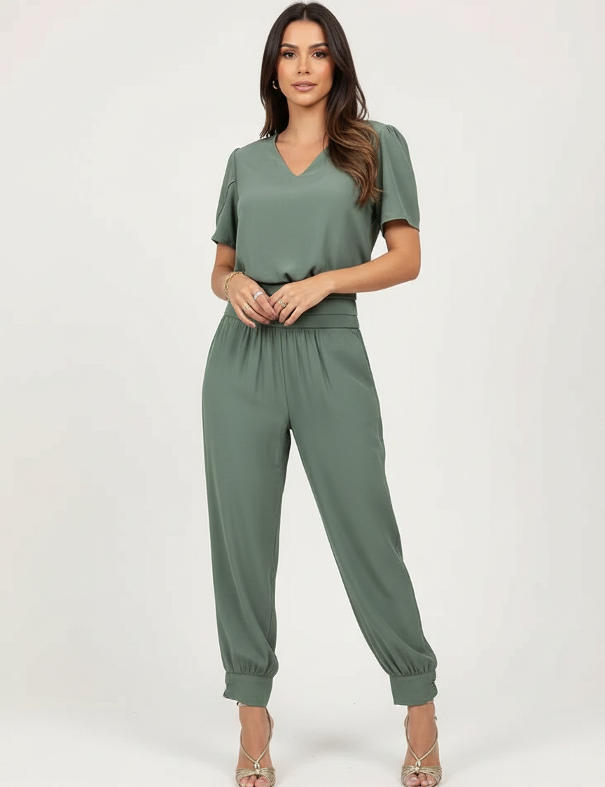 Elegant comfort set with V-neck – Elara