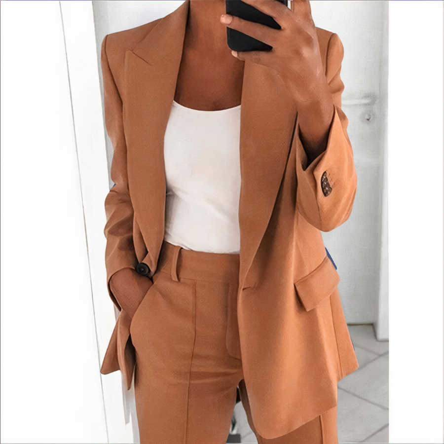 Elegant women's blazer and trousers set – Amara