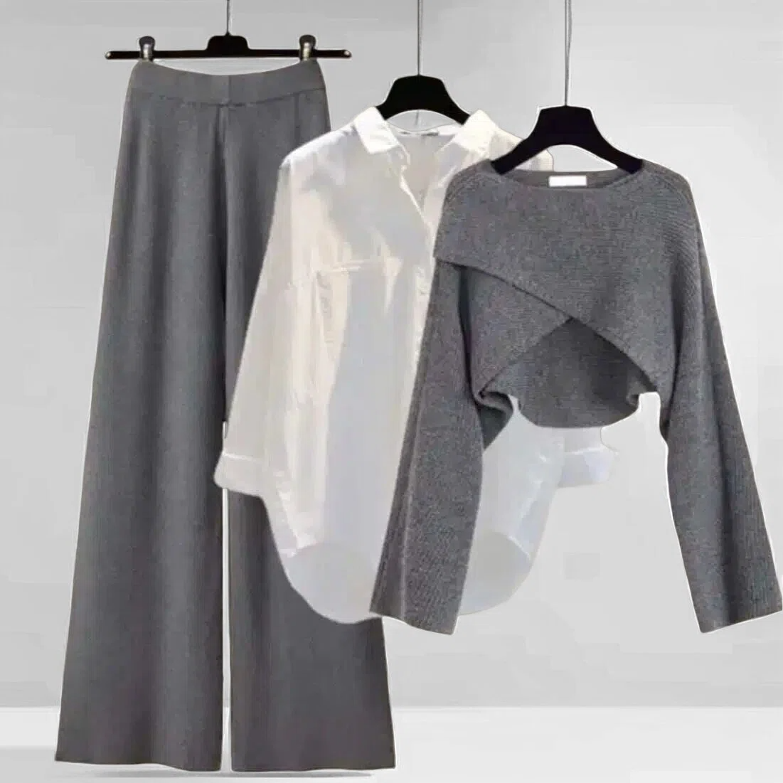 Elegante gebreide dames set met blouse en wijde broek