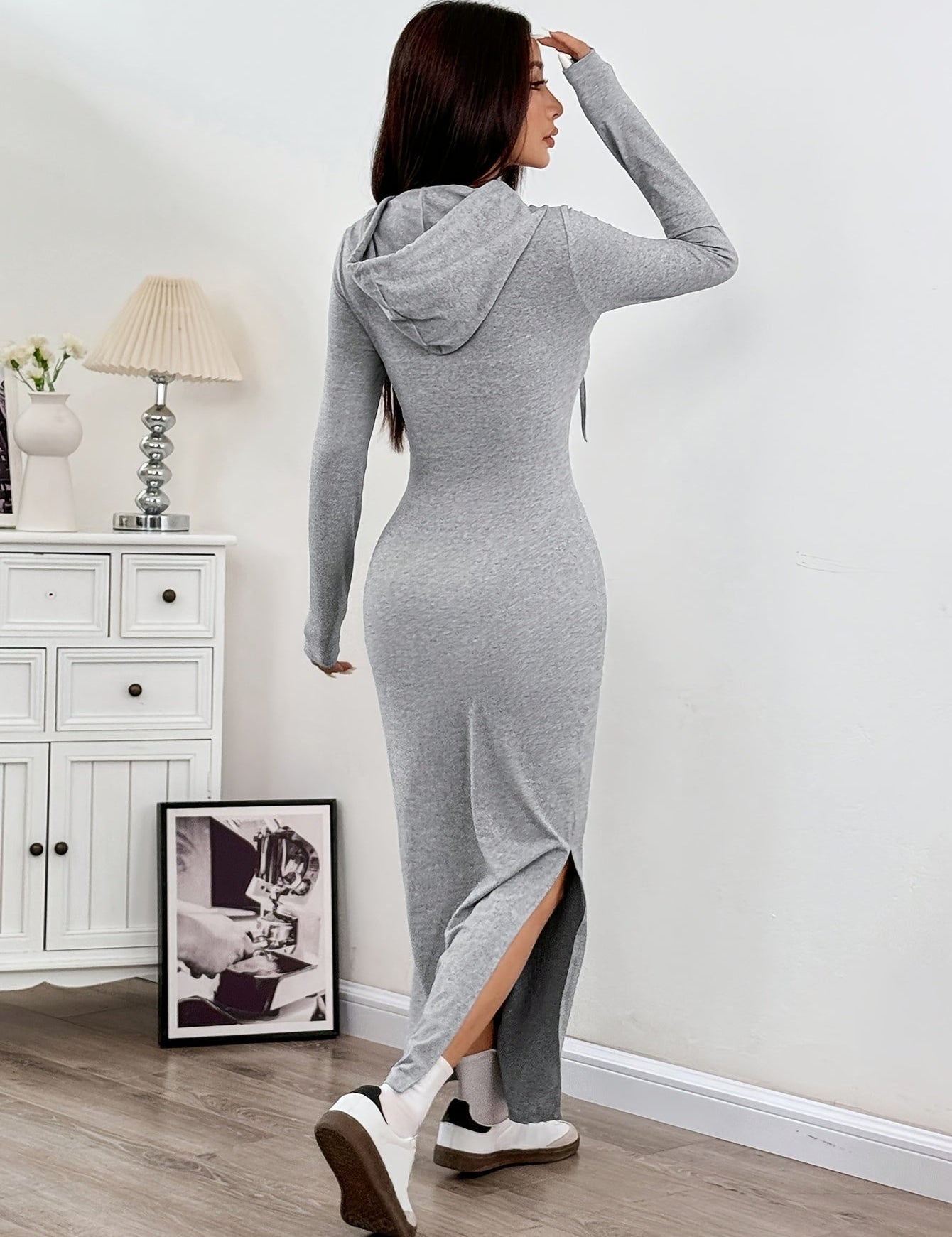 Elegantehoodiemaxijurk_Iris00002.jpg