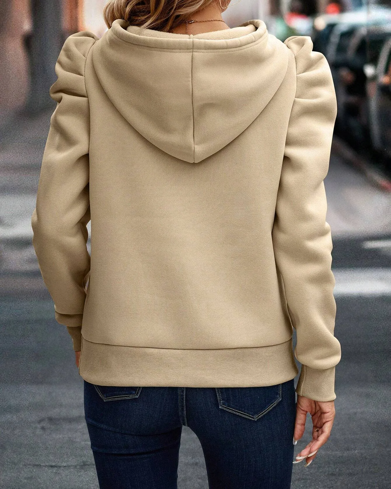 Elegante hoodie met pofschouders en zachte structuur – Aria