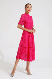 Elegante kanten midi jurk met verfijnde details
