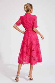 Elegante kanten midi jurk met verfijnde details