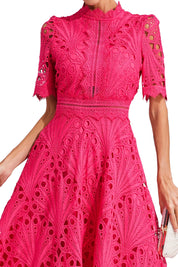 Elegante kanten midi jurk met verfijnde details