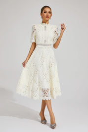 Elegante kanten midi jurk met verfijnde details