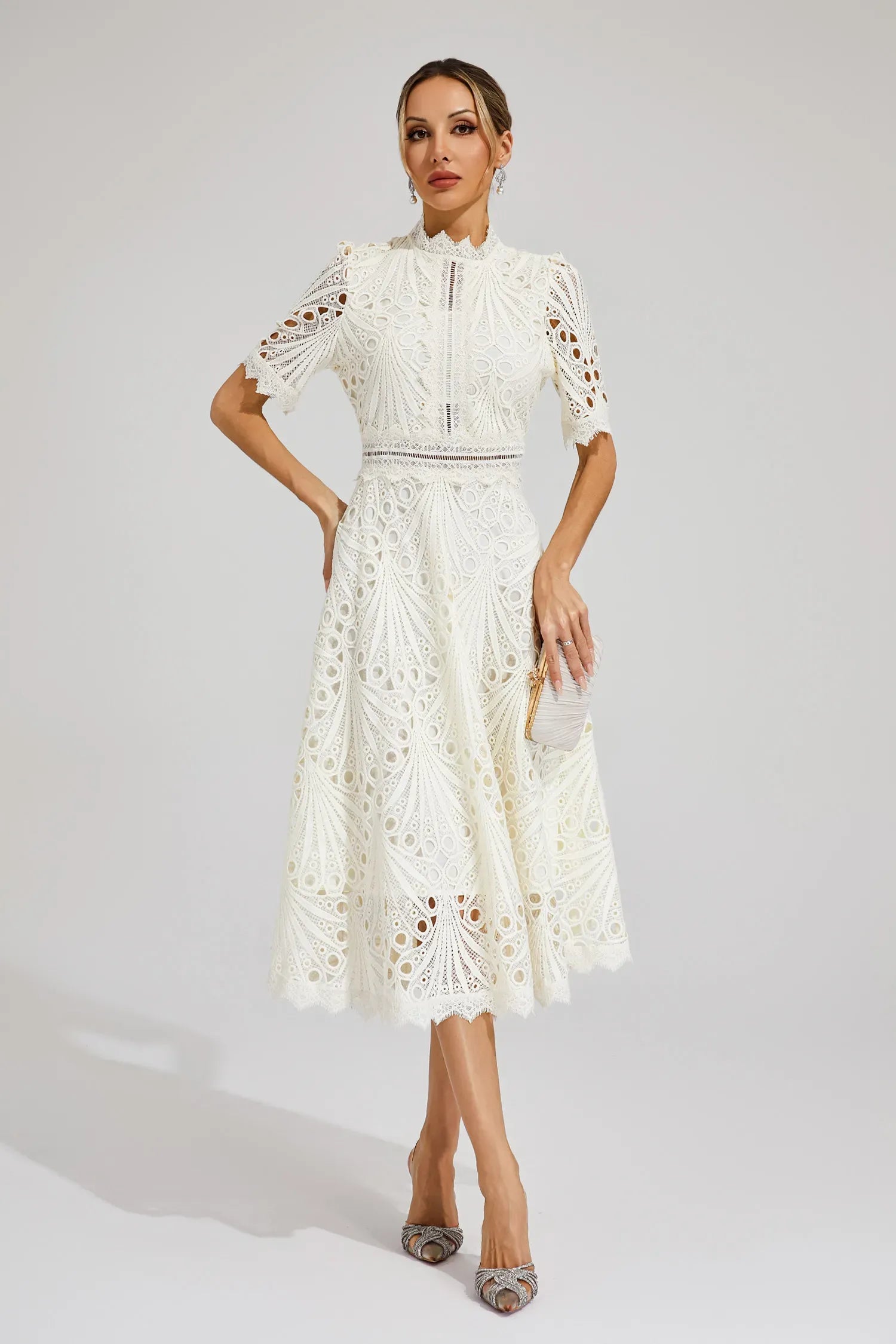 Elegante kanten midi jurk met verfijnde details