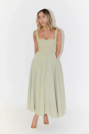 Elegante midi damesjurk met vierkante halslijn