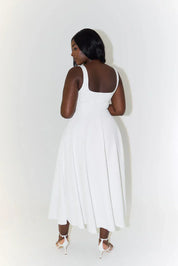 Elegante midi damesjurk met vierkante halslijn