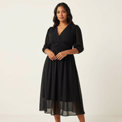 Elegante midi jurk met V-hals en geplooide taille