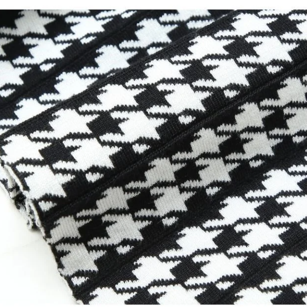 Elegantemidirok_Monroe00004.png