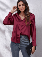 Elegante satijnen damesblouse met lange mouwen