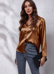 Elegante satijnen damesblouse met lange mouwen