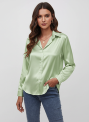 Elegante satijnen damesblouse met lange mouwen