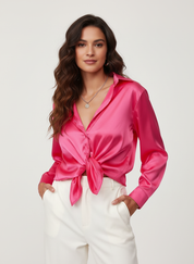 Elegante satijnen damesblouse met lange mouwen