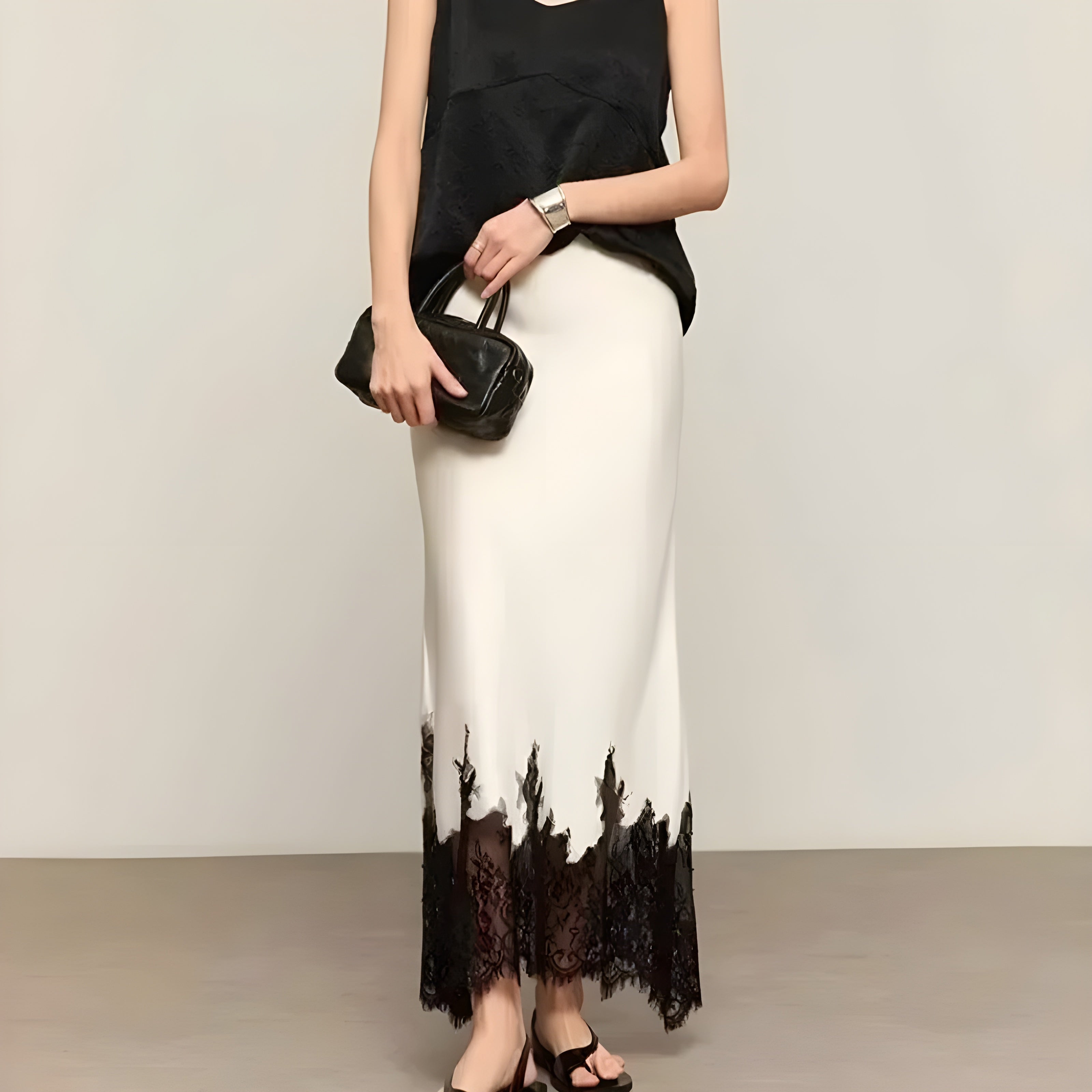 Elegante satijnen rok met kanten zoom – Mireille