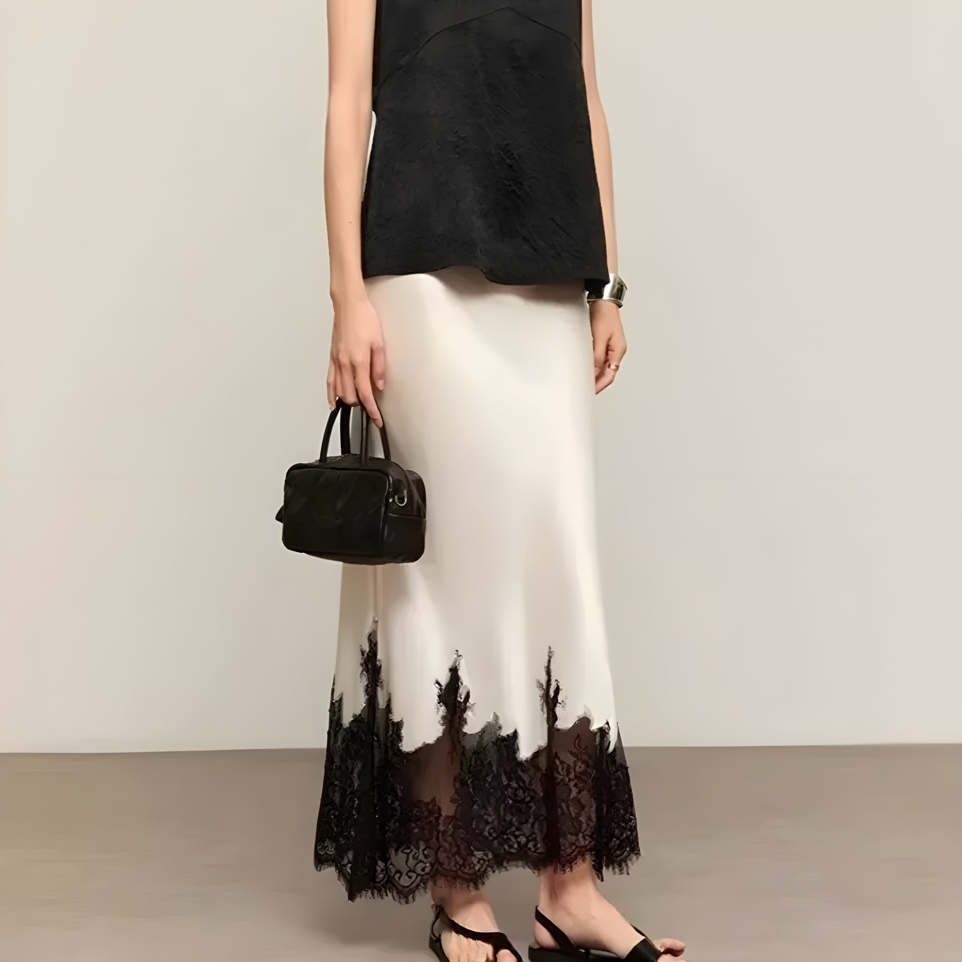 Elegante satijnen rok met kanten zoom – Mireille