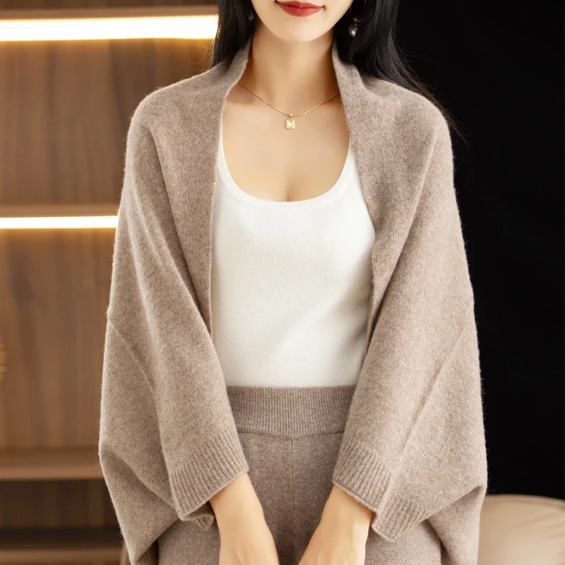 Knitted cardigan and scarf for women – Cascade