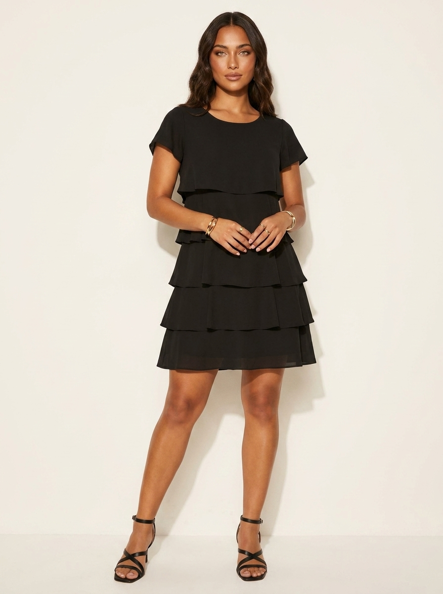 Gelaagde damesjurk met ruffles - Calora