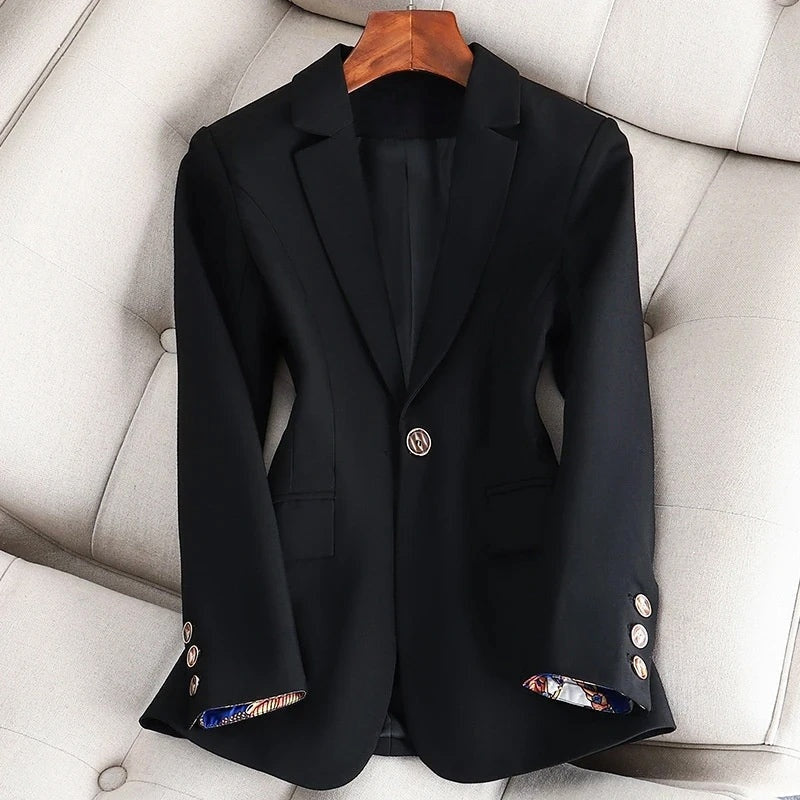 Getailleerde damesblazer met klassieke revers