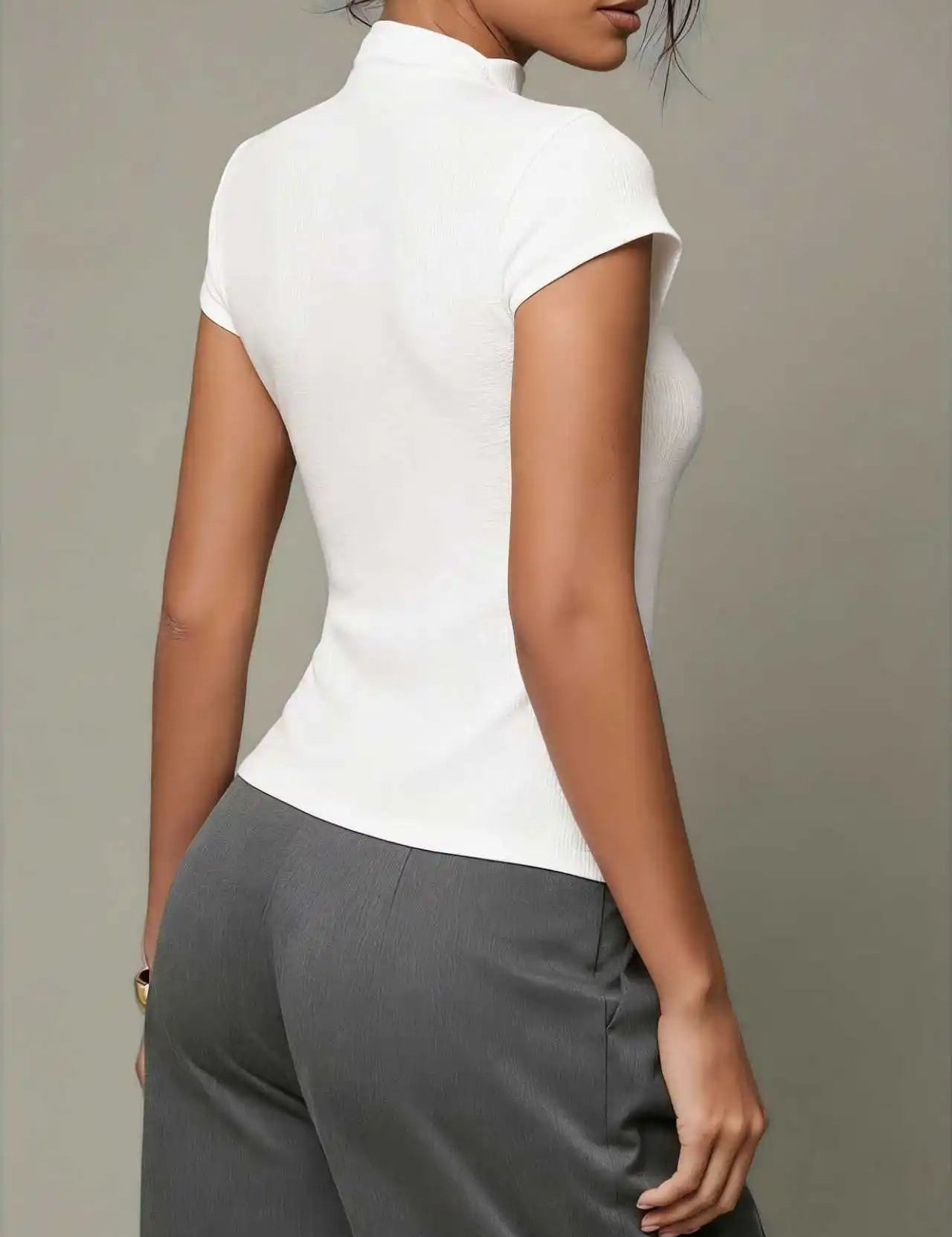 Getailleerdebutton-uptop_Aria00004.jpg