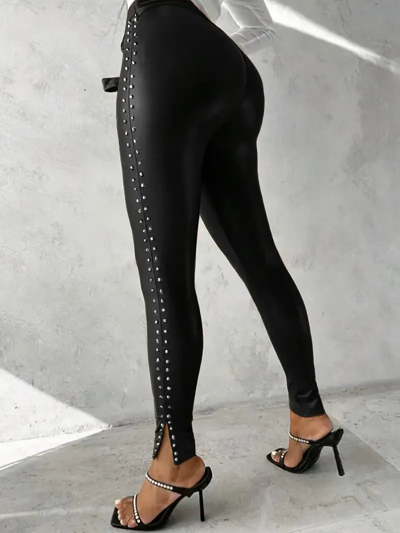 Getailleerde leatherlook dameslegging met studs – Celene