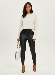 Getailleerde leatherlook dameslegging met studs – Celene