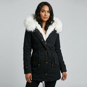 Getailleerde winterparka met zachte voering en elegante capuchon