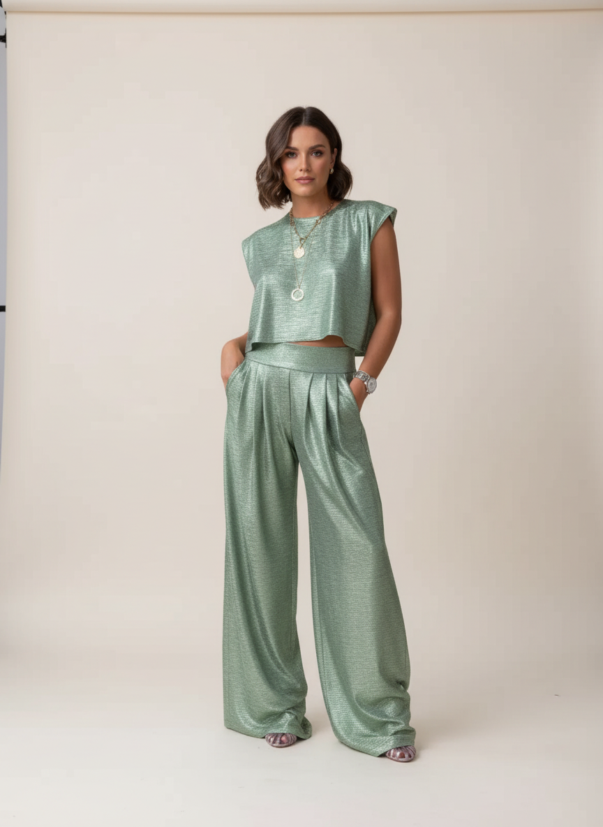 Glanzende two-piece set met cropped top en wide-leg broek – Alina