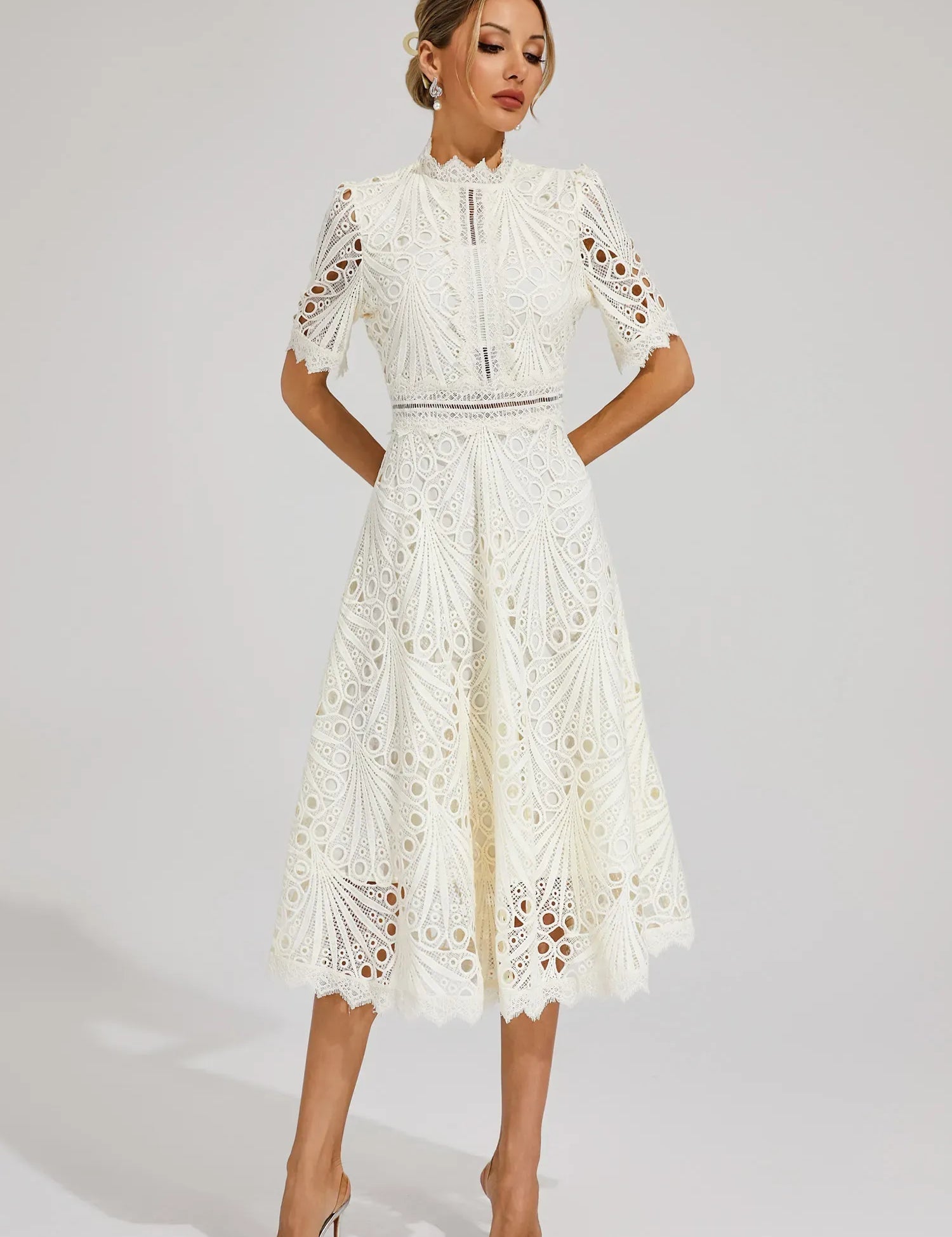 Kanten_midi_jurk_Isabelle_13.webp