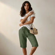 comfortabele en stijlvolle dames short met verstelbare tailleband.