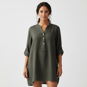 Linnen blouse met V-hals en knoopsluiting – Marisol