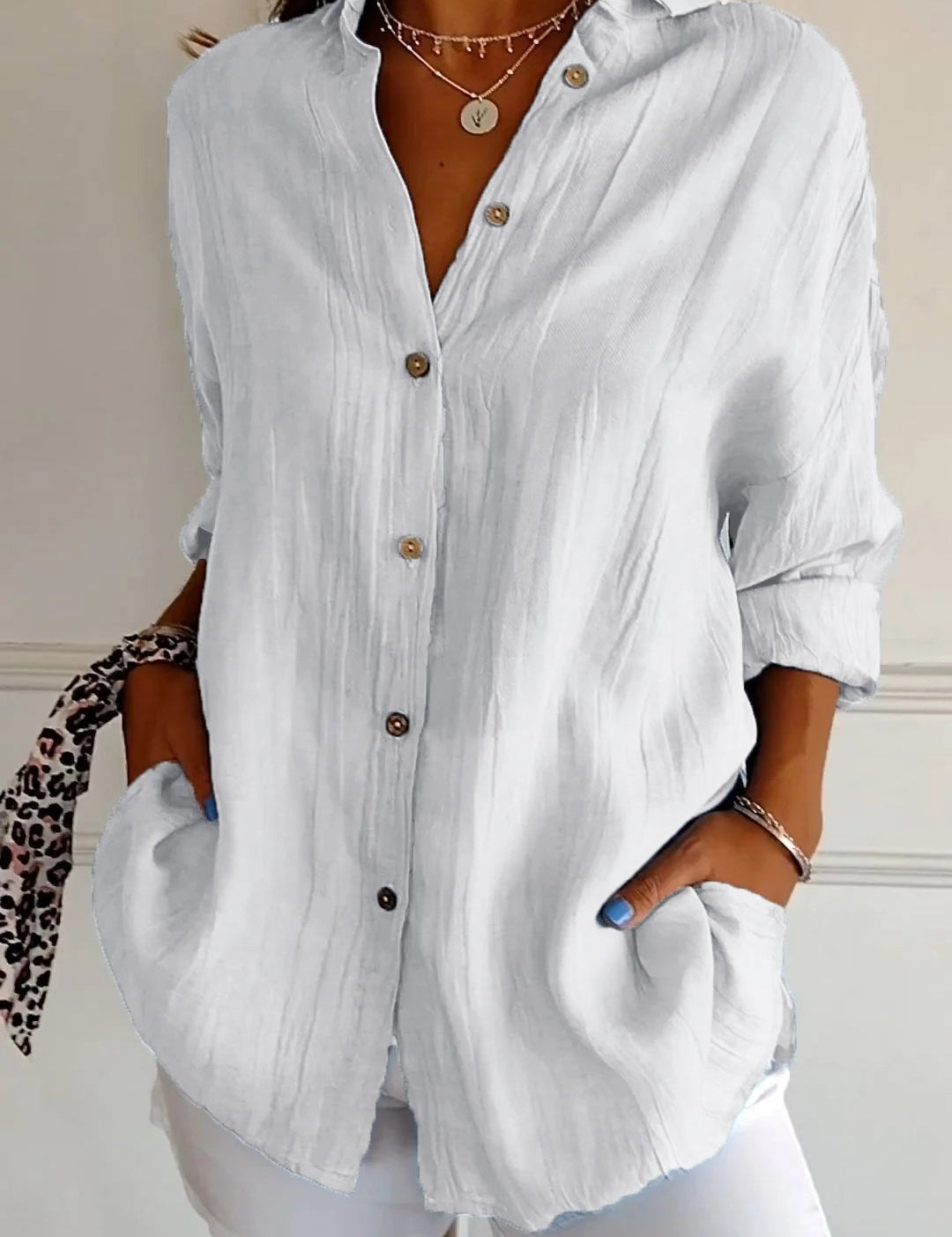 Lightweight women's button-up blouse – Élise